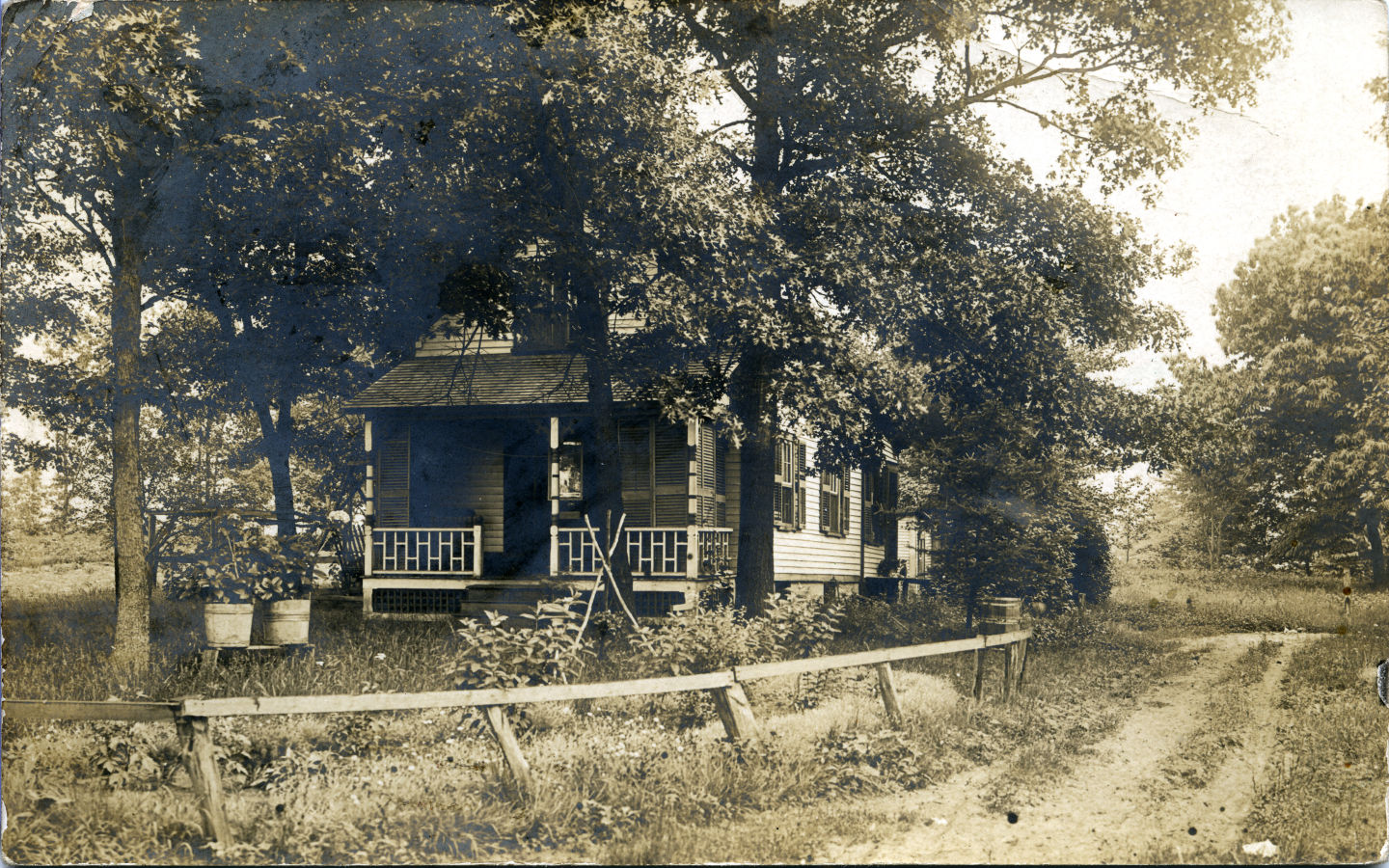 Unknown rural house with Holyoke postmark